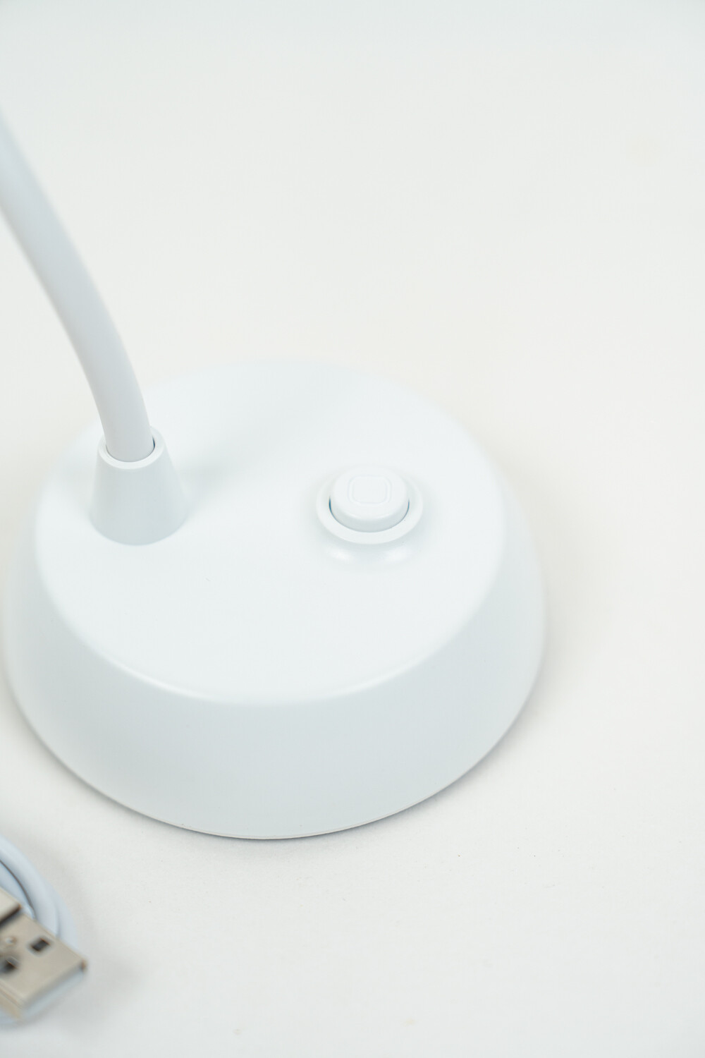 Lampara De Mesa Luciu Blanco