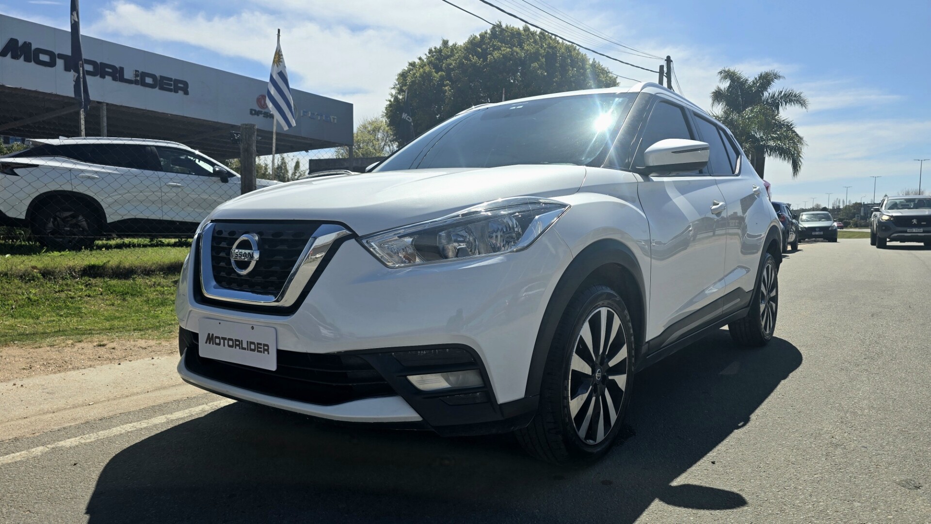 Nissan Kicks Exclusive EXCELENTE ESTADO | Permuta / Financia 