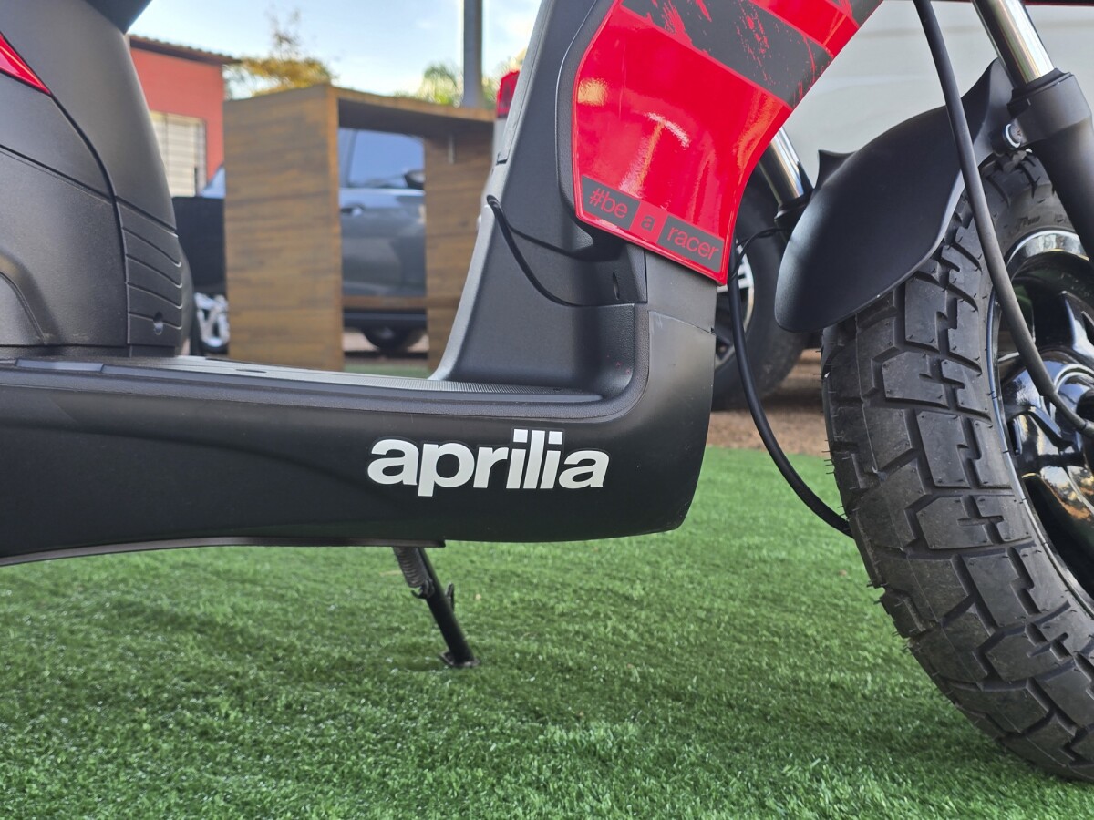 Aprilia Storm 125 SR 125 Storm Glossy | Permuta / Financia Aprilia Storm 125 SR 125 Storm Glossy | Permuta / Financia