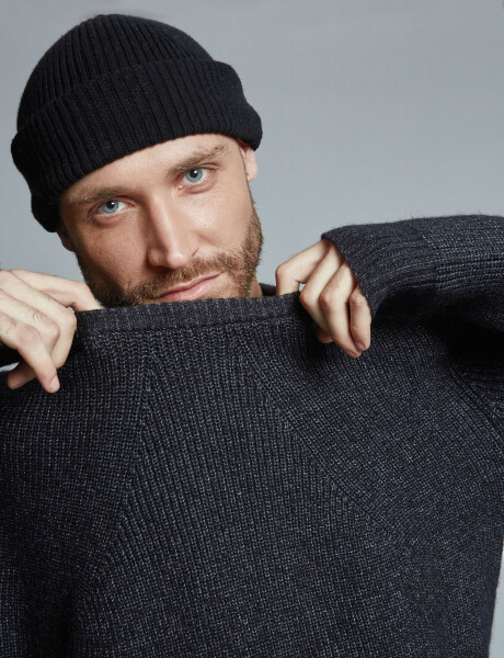 Sweater basico negro melange
