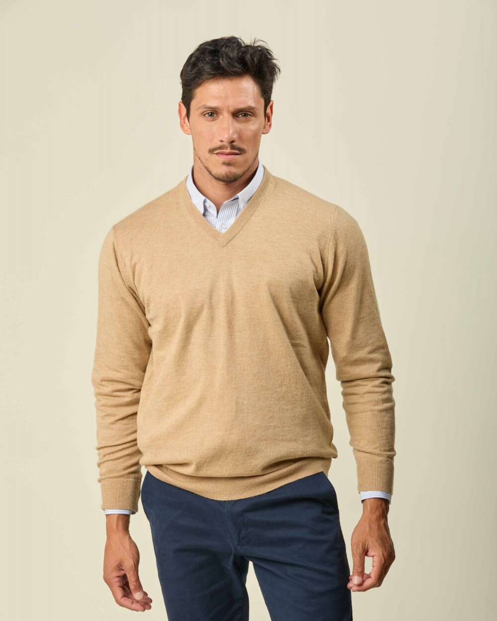 Buzo Lambswool Escote V Beige