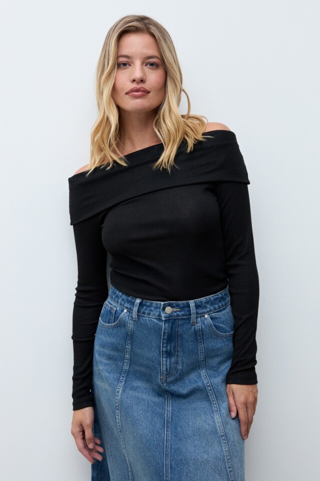 Blusa escote bardot negro