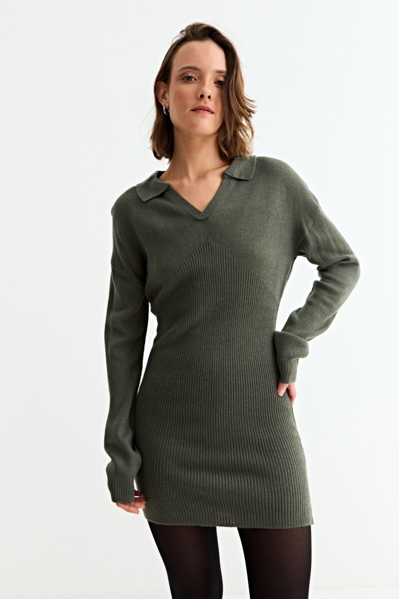 Vestido tejido cuello polo VERDE OLIVA