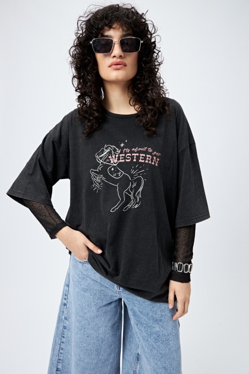REMERA FREMI Negro
