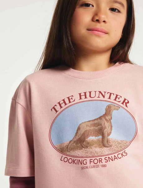 CAMISETA INFANTIL MODELO OVERSIZED CON ESTAMPA ROSADO