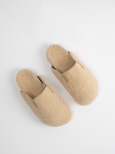 Zueco corderito Beige