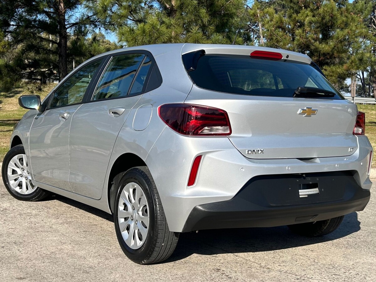 Chevrolet Onix 1.2 LT EXCELENTE ESTADO! | Permuta / Financia Chevrolet Onix 1.2 LT EXCELENTE ESTADO! | Permuta / Financia
