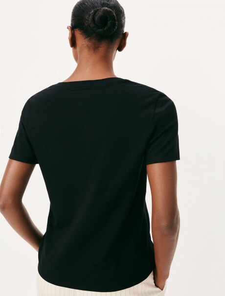 CAMISETA BÁSICA CUELLO EN V NEGRO