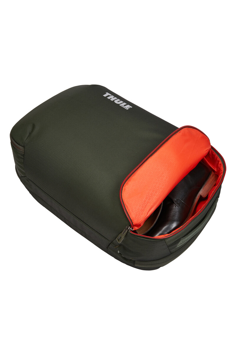 Thule Subterra Convertible Carry On 40L - Dark Forest Thule Subterra Convertible Carry On 40L - Dark Forest