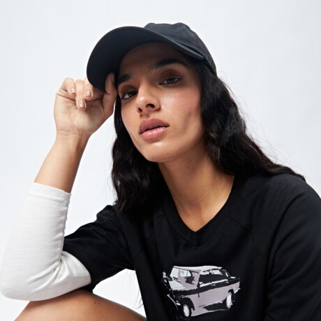 REMERA GEMS Negro