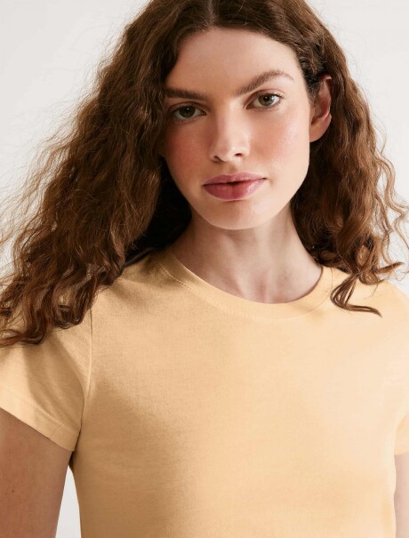 CAMISETA BÁSICA SLIM WORLD AMARILLO