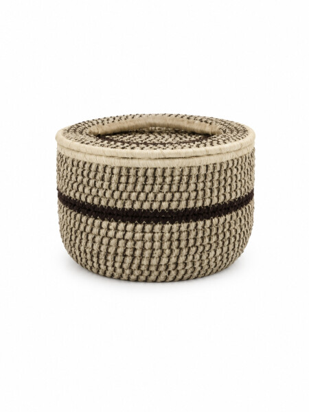 CESTA CON TAPA EN YUTE MULTICOLOR