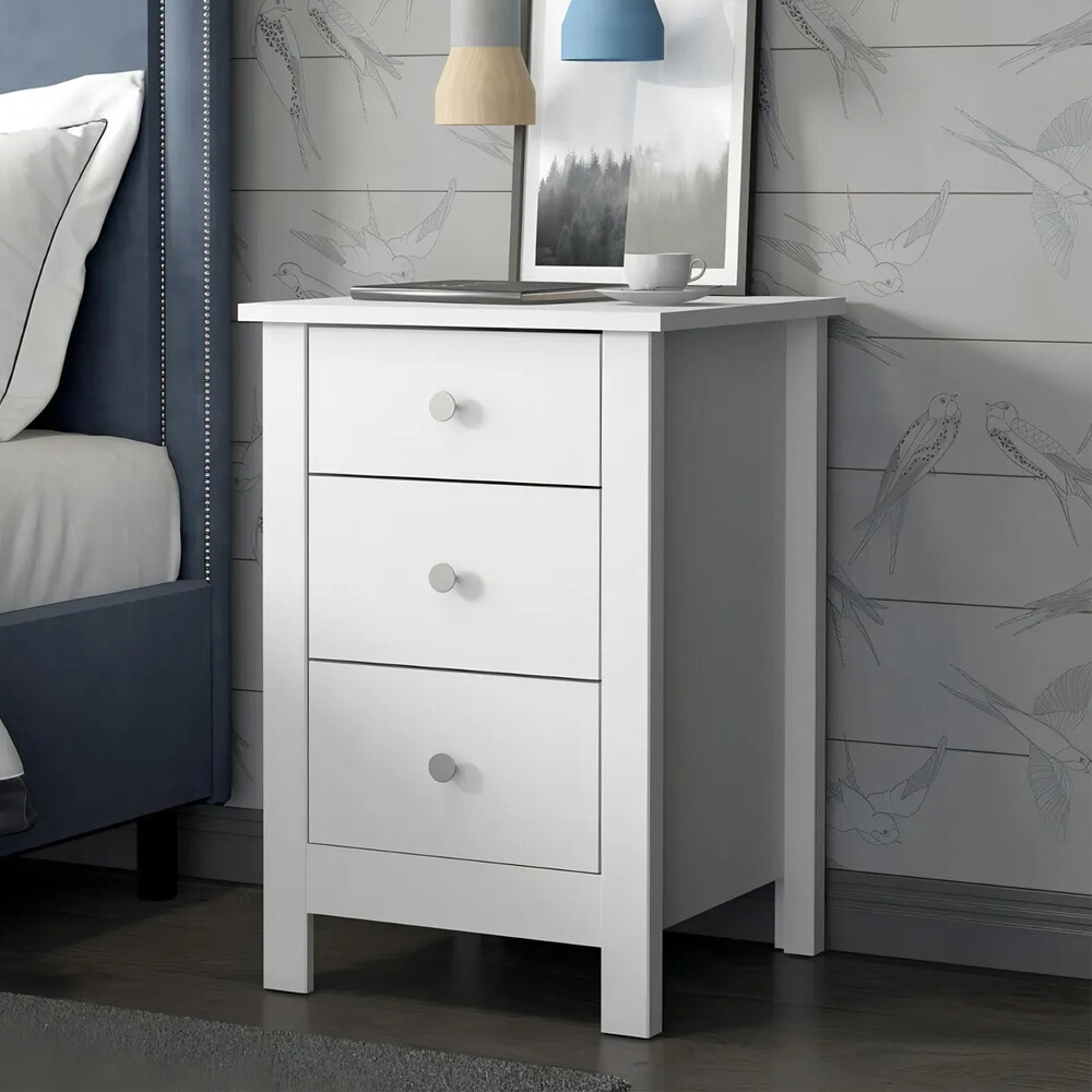 MESA DE LUZ O NOCHE TRES CAJONES CON PATAS MESA DE LUZ O NOCHE TRES CAJONES CON PATAS