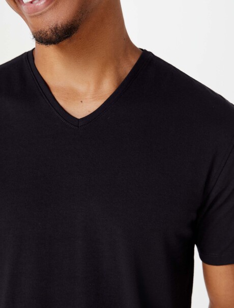 CAMISETA BÁSICA MANGA CORTA SLIM CUELLO EN V NEGRO