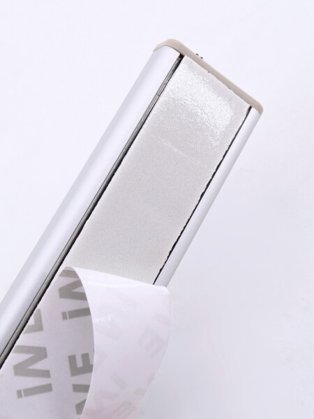 LUZ LED CON SENSOR BLANCO
