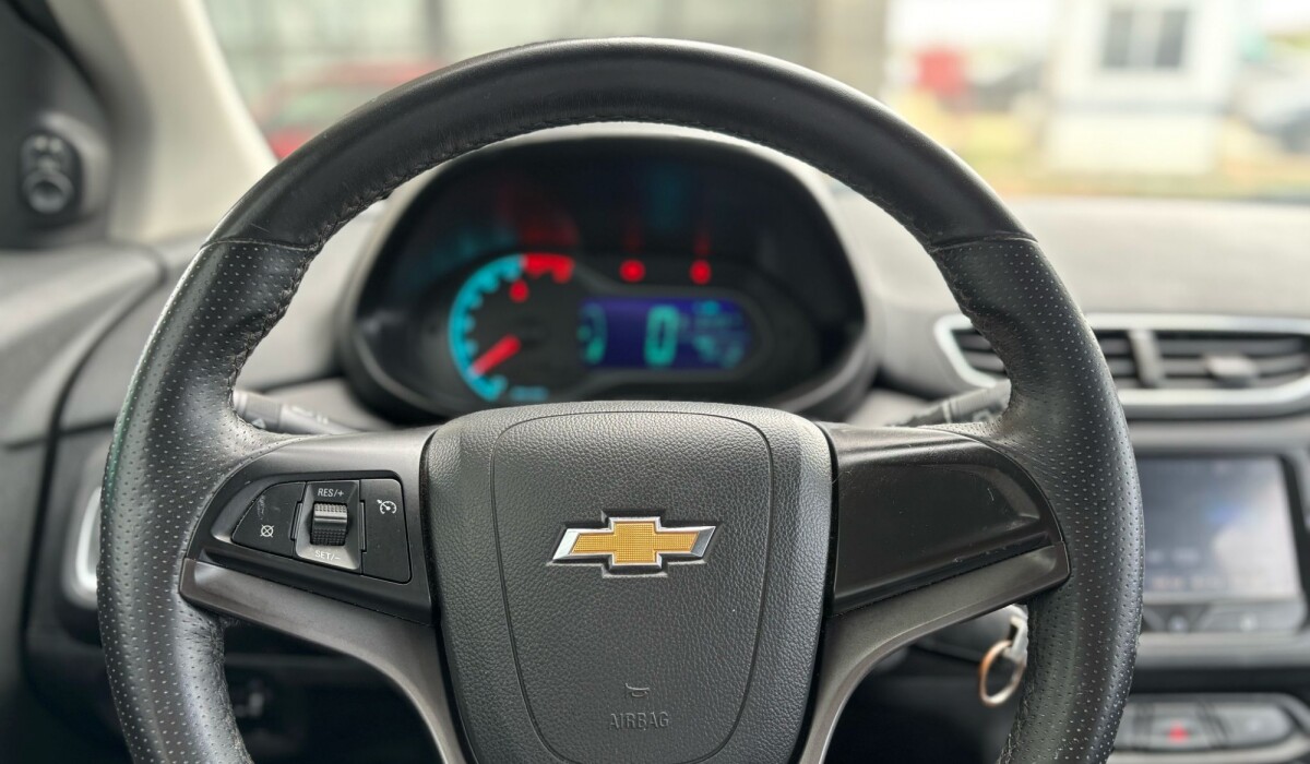 Chevrolet Onix LTZ AT - 2014 Chevrolet Onix LTZ AT - 2014
