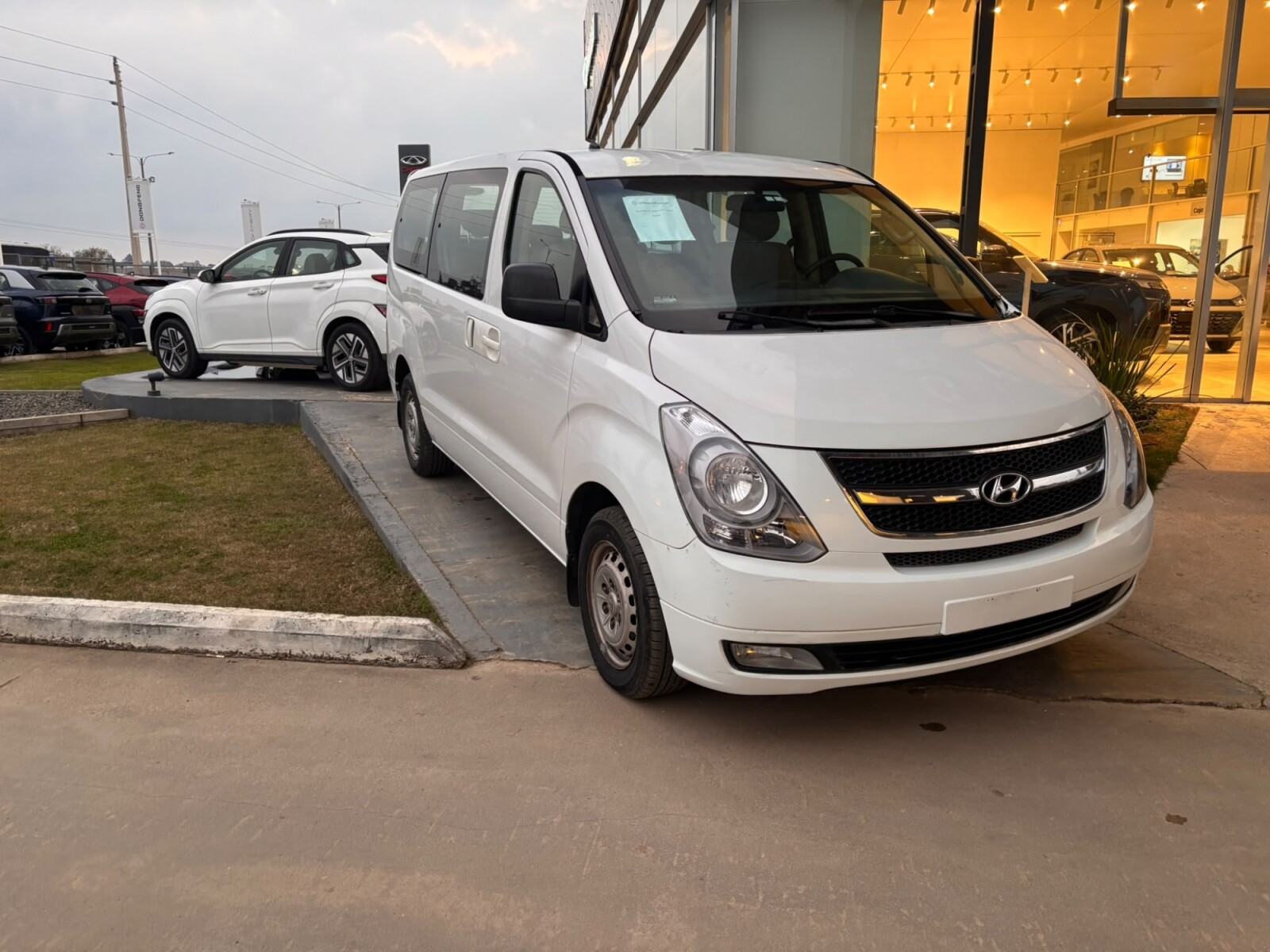 Hyundai H1 Nafta Mbus - 2014 