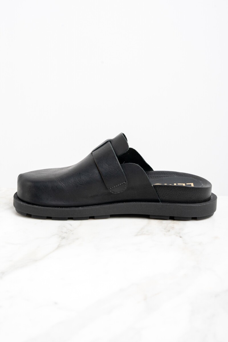 Zueco Cuero Negro