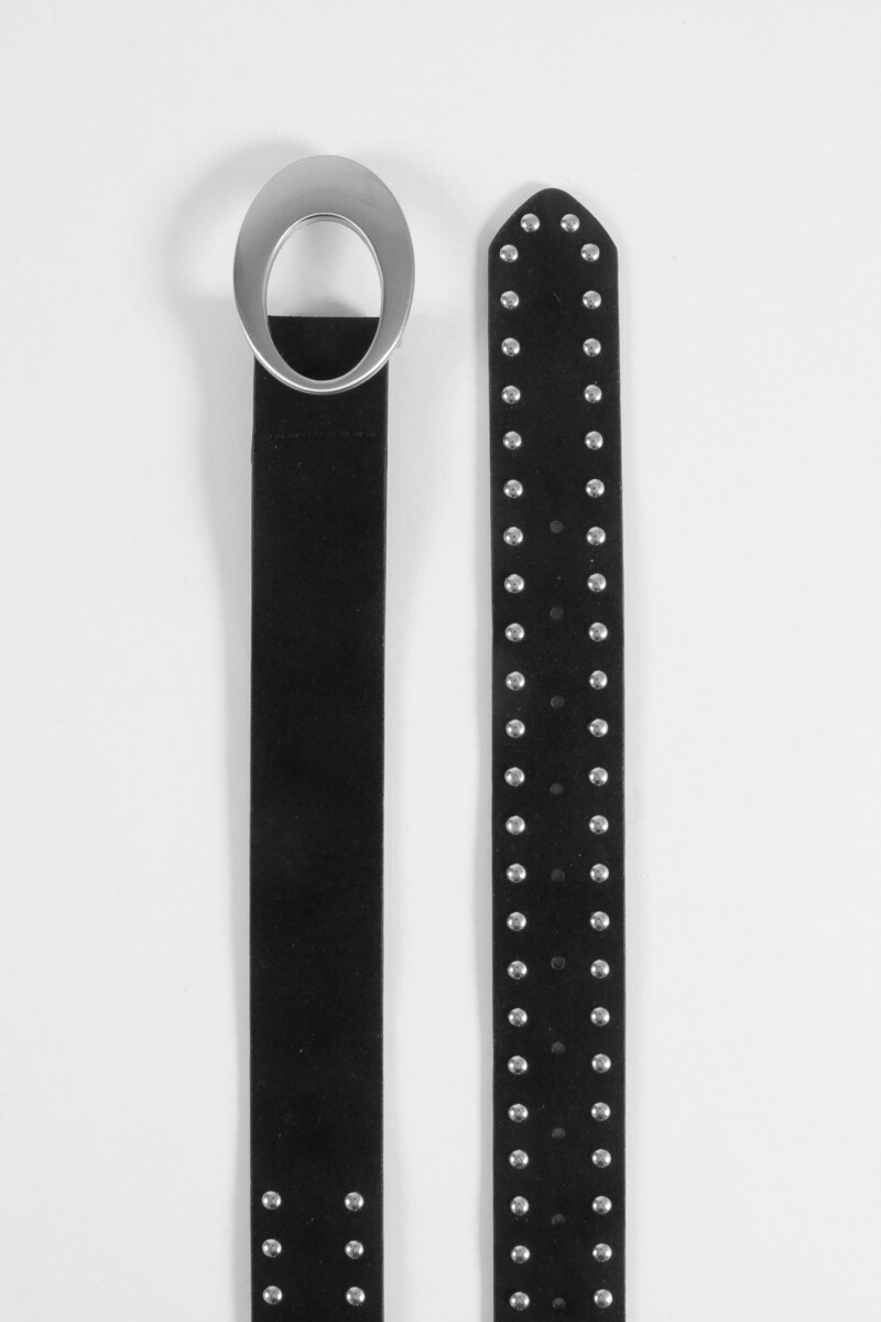 Cinturón tachas y hebilla ovalada negro