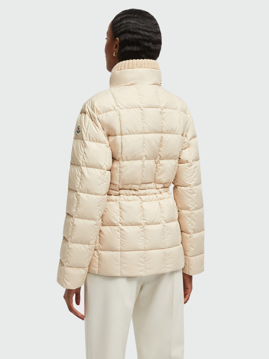 Moncler - Campera rellena de plumas con cintura ajustable, Antigone Beige