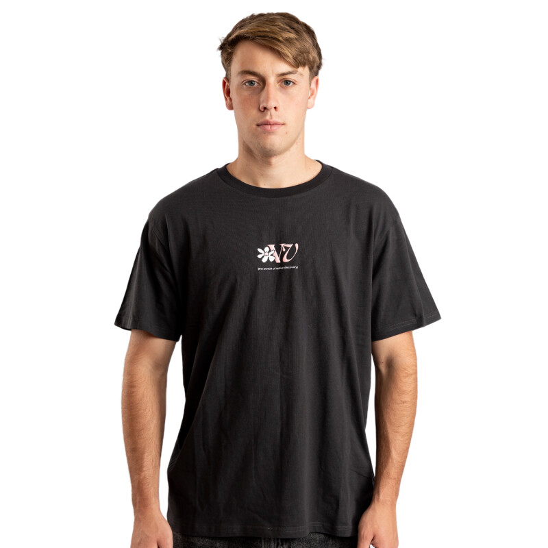 Remera Rivvia Botanic - Negro Remera Rivvia Botanic - Negro