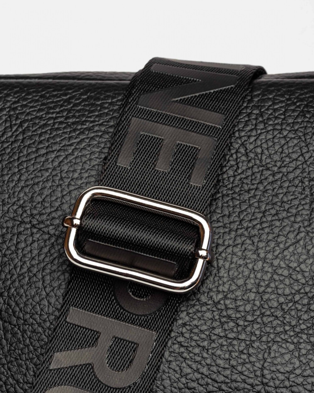 Bandolera Key en efecto cuero graneado Negro