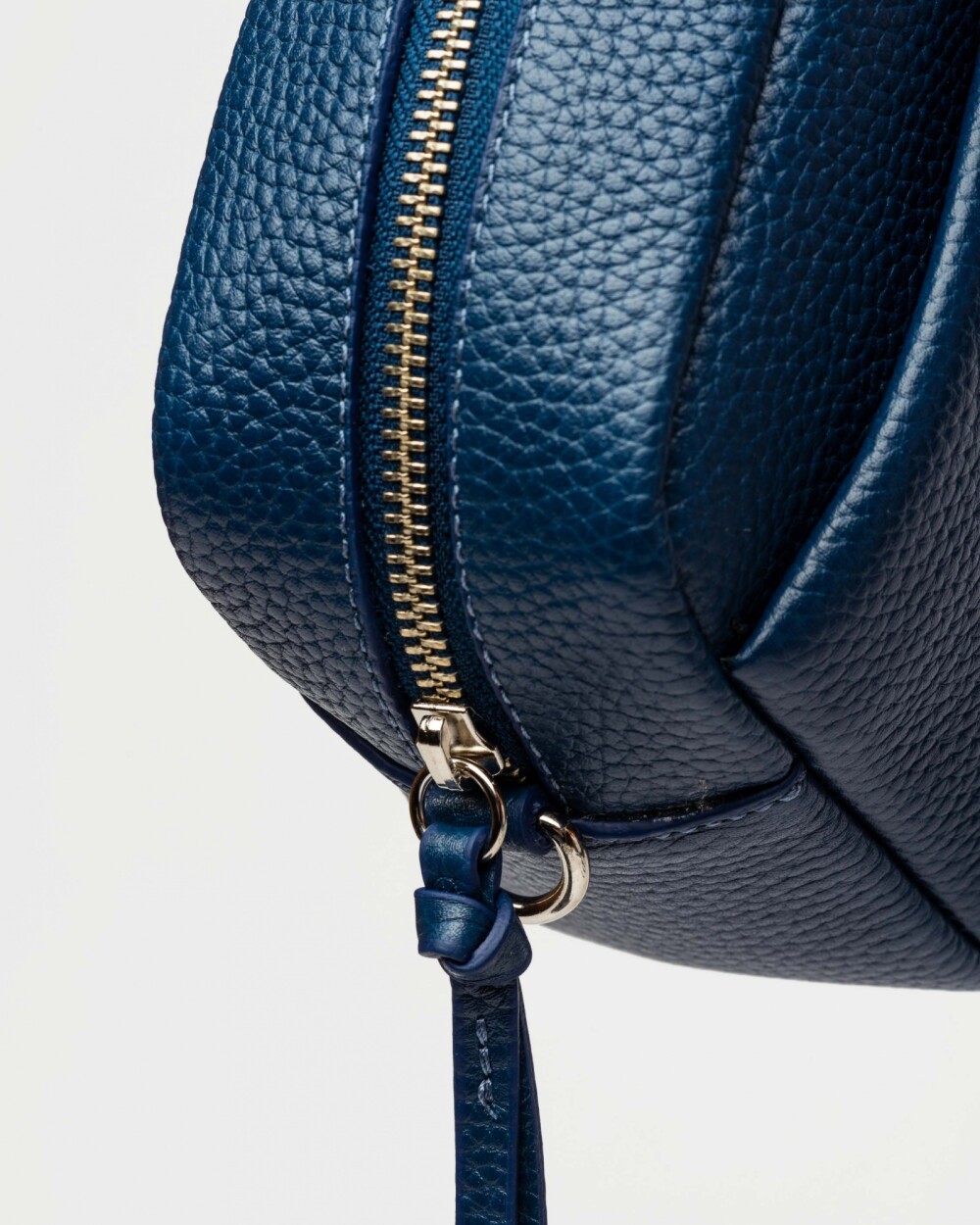 Bandolera Haze En Cuero Graneado Azul