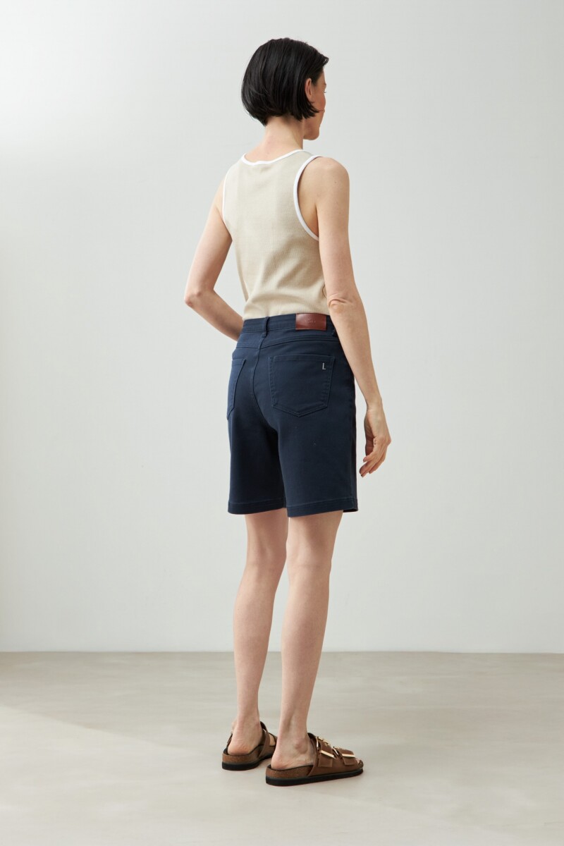 Bermuda cinco bolsillos azul marino
