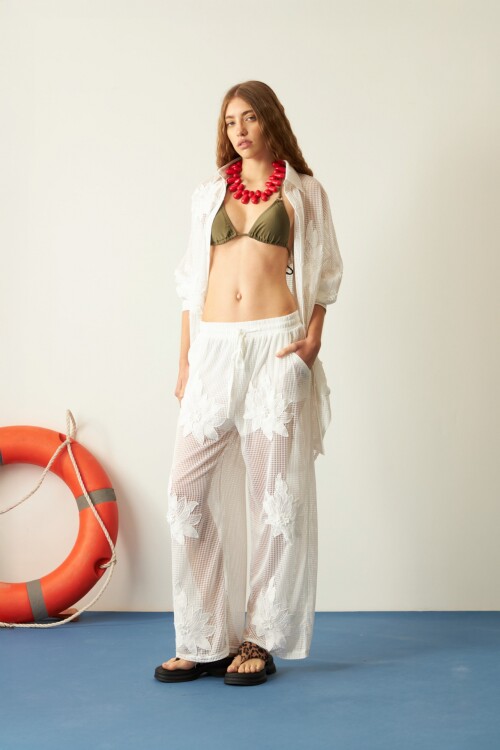 Pantalón red flores bordadas blanco