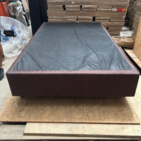 [OUTLET] Base Box Marrón 1 Plaza y Media 110 x 188 x 35 – Base para Cama sin Colchón - Madera de Eucalipto [OUTLET] Base Box Marrón 1 Plaza y Media 110 x 188 x 35 – Base para Cama sin Colchón - Madera de Eucalipto
