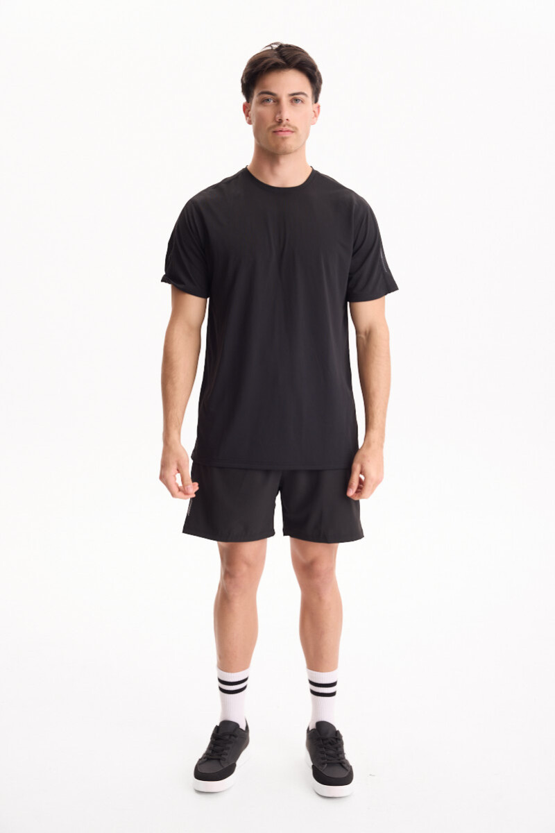 Remera DryFit Force Negro