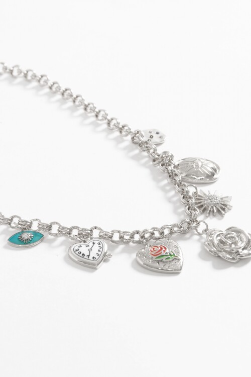 Collar cadena múltiples dijes plateado