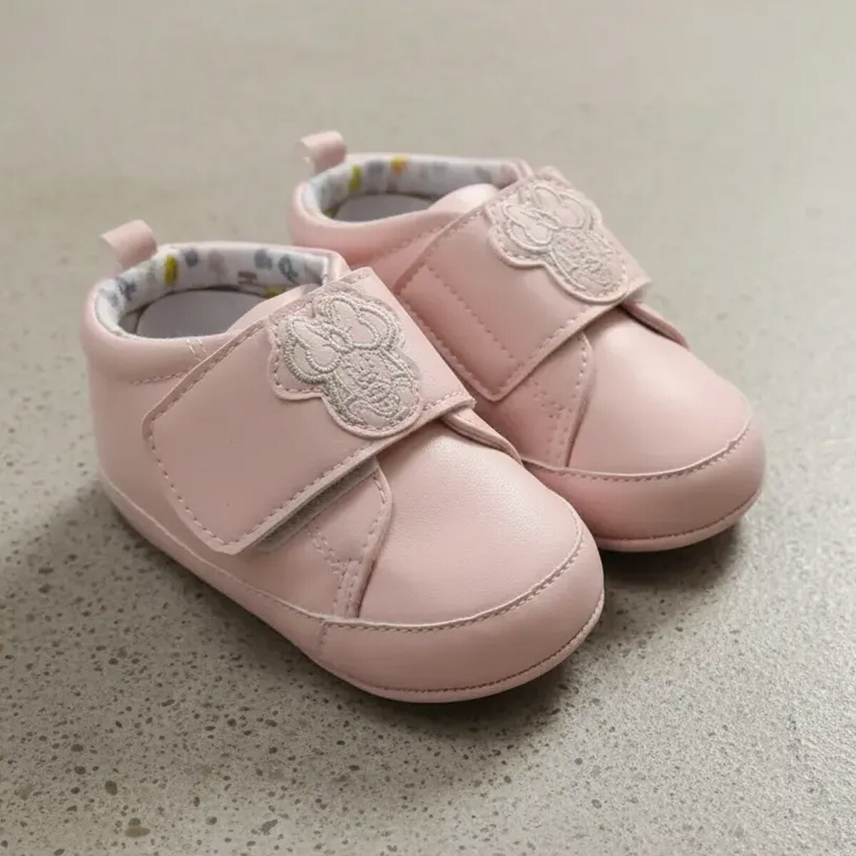 Calzado con Cinta Adherente Para Bebés Minnie 3 a 15 Meses 