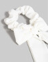 Skunzies Con moño Scrunchie - Blanco Crudo