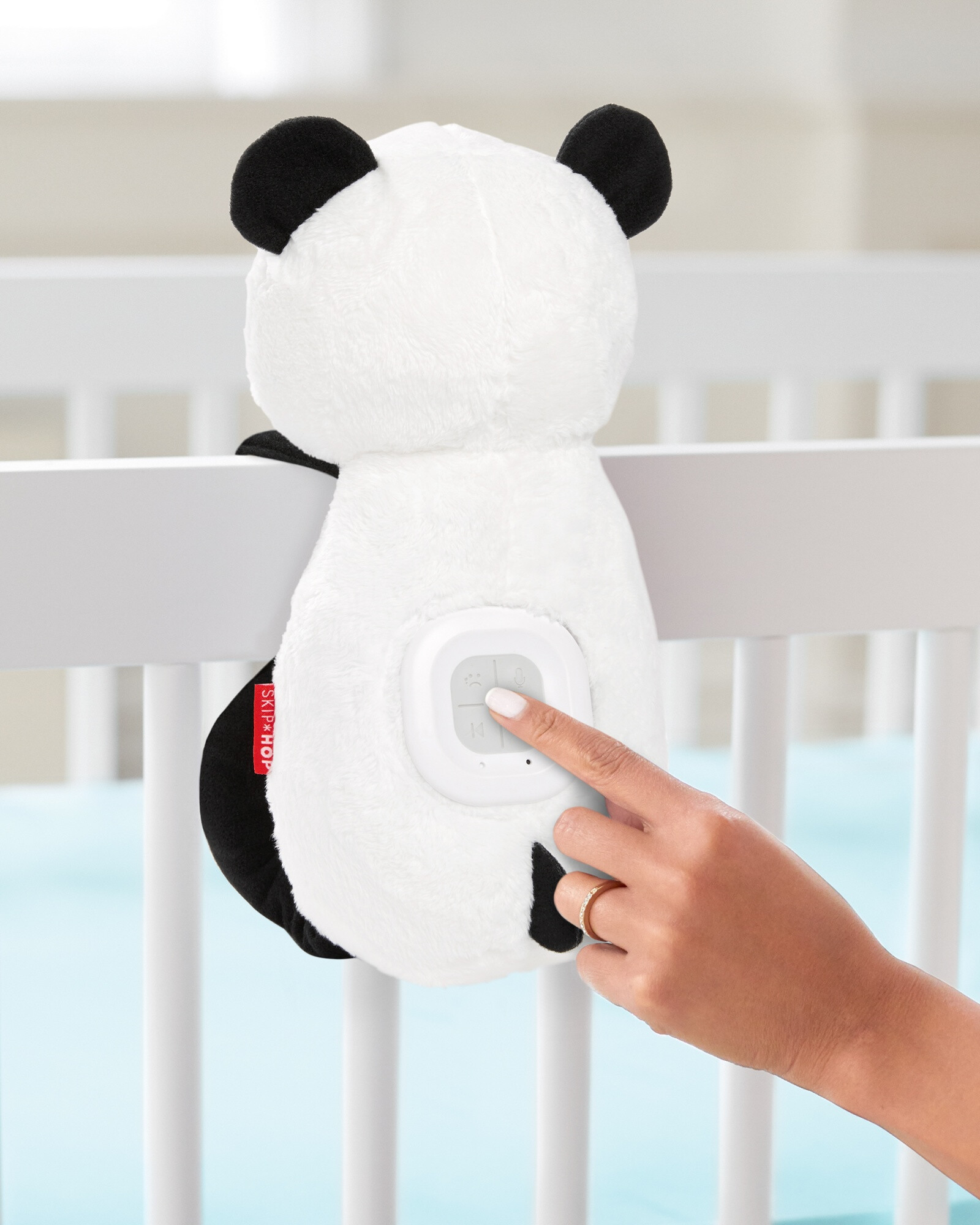 Peluche arrullador con activación por llanto, diseño panda Peluche arrullador con activación por llanto, diseño panda