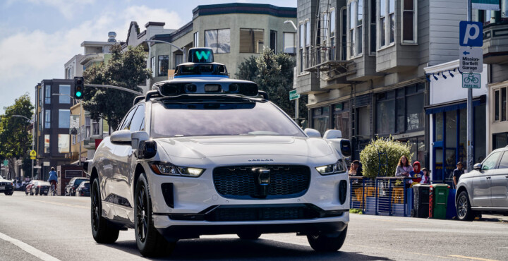 California autoriza a vehículos autónomos para expandir sus operaciones