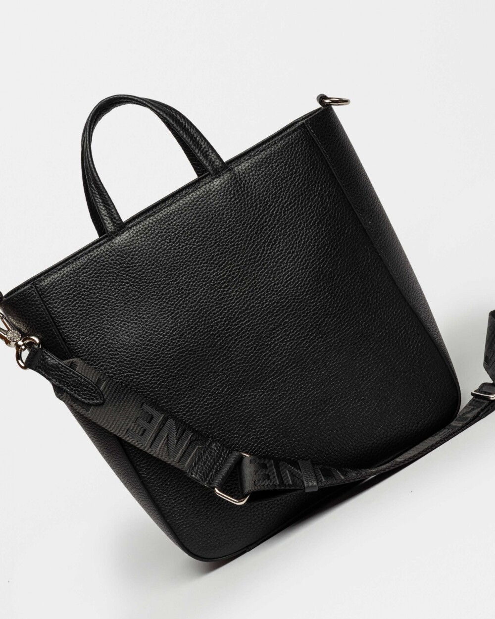 Shopper The Circle En Cuero Graneado Negro