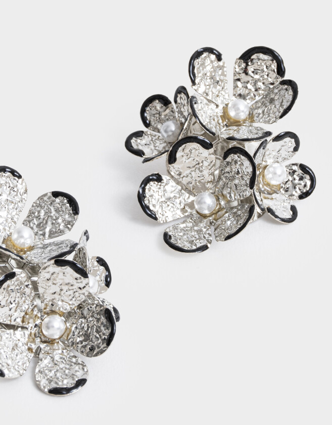 Aros Colgantes Cortos Flores Aros Colgantes Cortos De Flores - Plateado