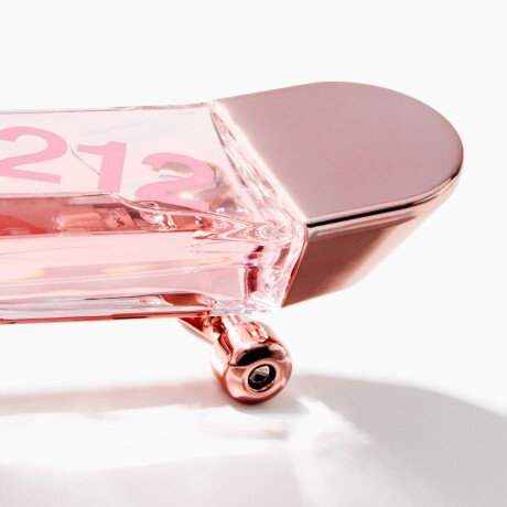 Perfume Carolina Herrera 212 Heroes For Her EDP 30ml Perfume Carolina Herrera 212 Heroes For Her EDP 30ml