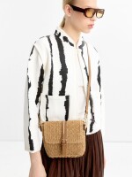 Bolso Bandolera Efecto Rafia Con Solapa natural