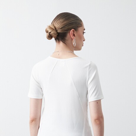 REMERA MIYASAKI Crudo