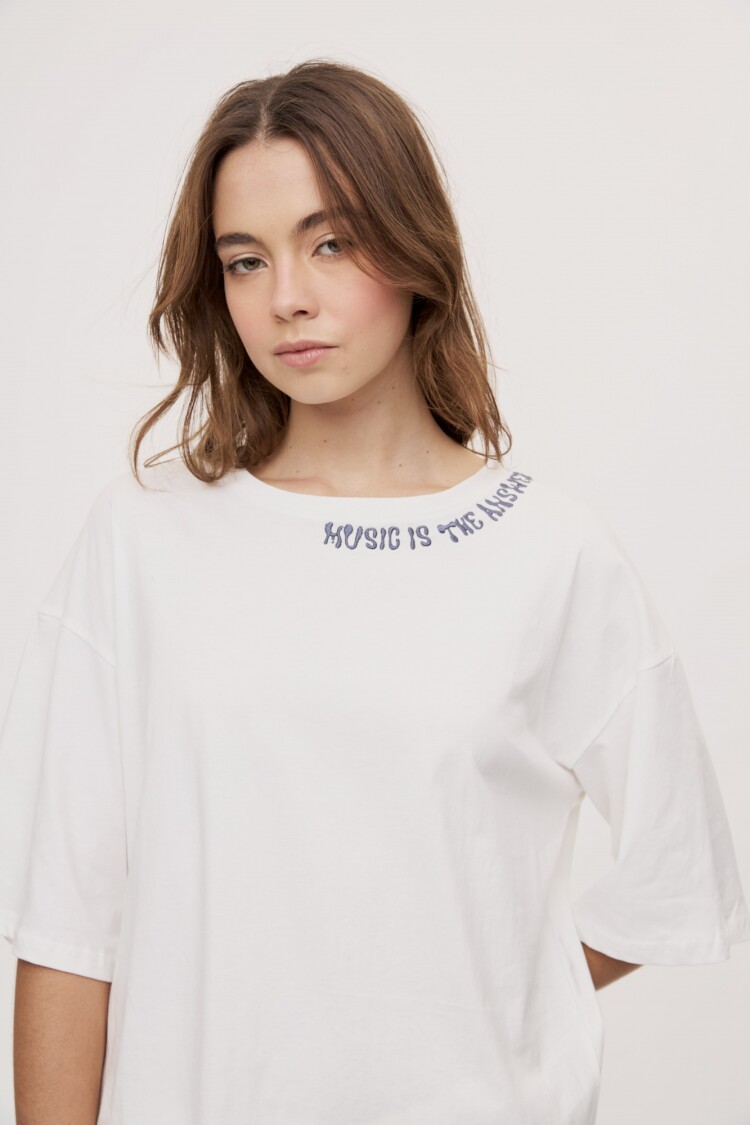 REMERA ANSWER Crudo