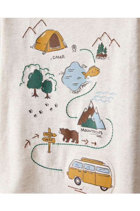 Remera de algodón, manga corta, estampa camping Sin color