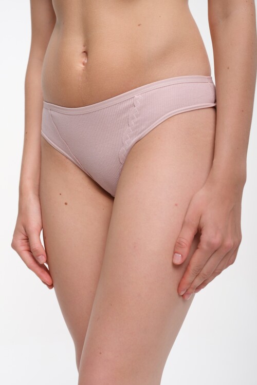 Colaless Vivian Visón