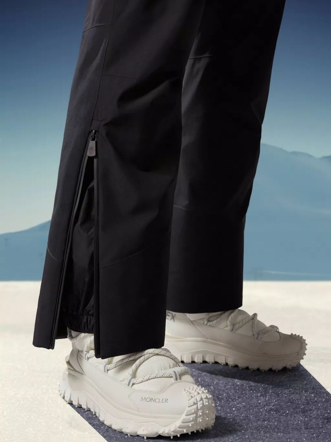 Moncler -Pantalón de sky con tecnología Recco y Gore-Tex Negro