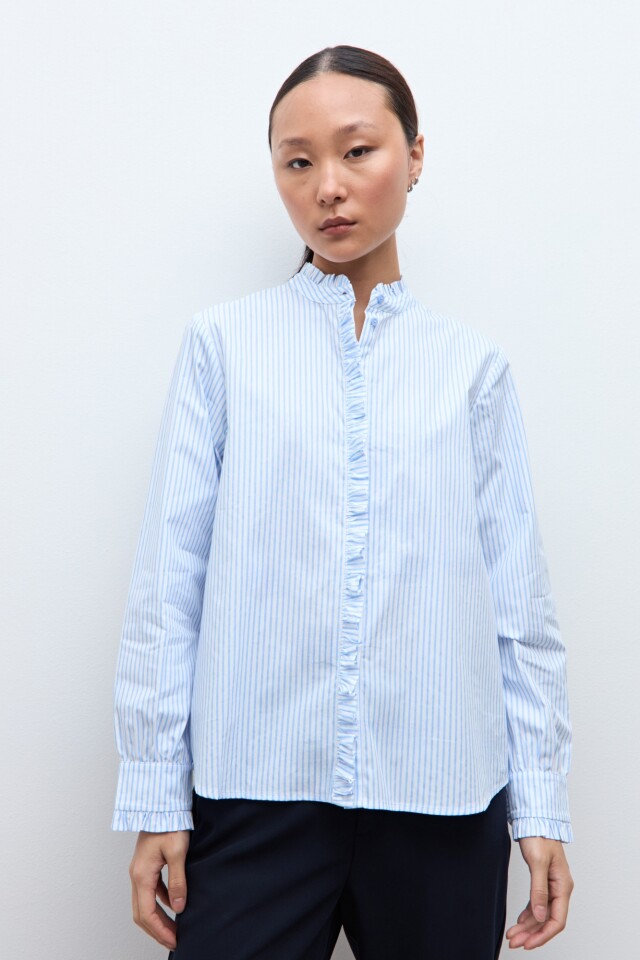 Camisa rayada con volados celeste