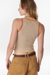 Musculosa Valen Beige