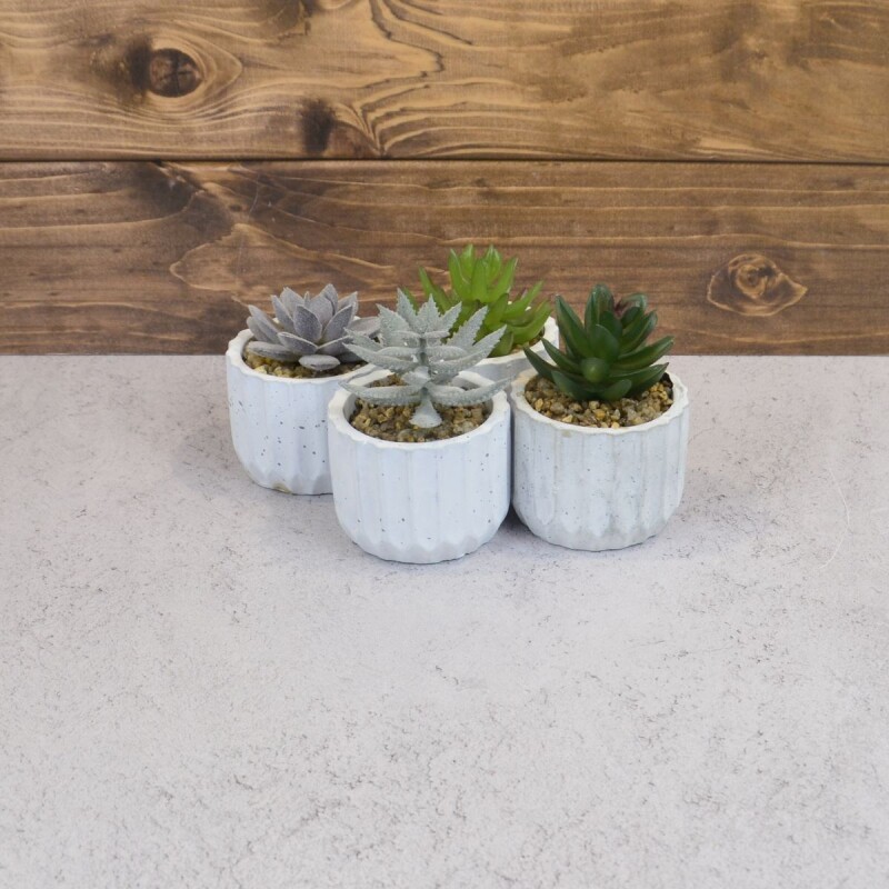 Mini planta artificial 7,5 X 11,3cm SURTIDO