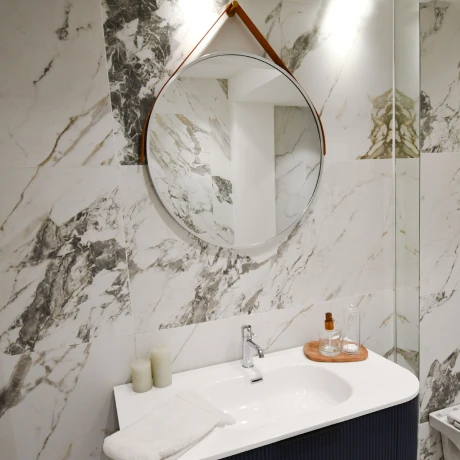 Espejo De Baño Anticorrosion Brushed Nickel Con Tira Color Marron 70X70 GAMAS DE MARRON