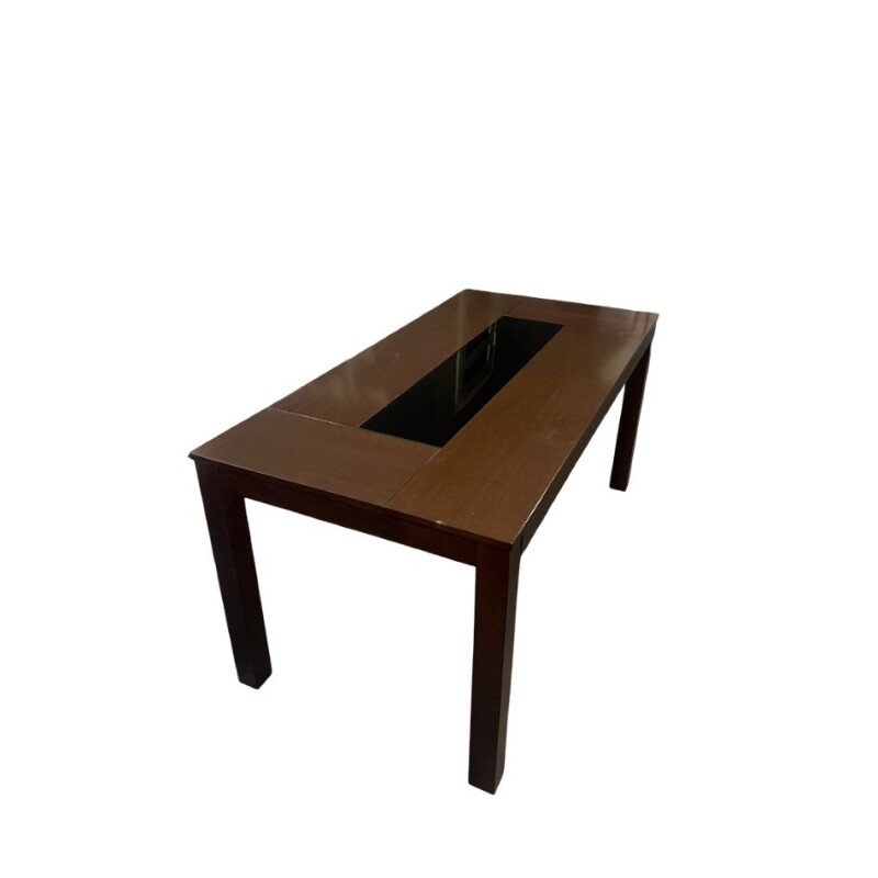Mesa de comedor con vidrio negro - CON DETALLES EN LA MADERA. Mesa de comedor con vidrio negro - CON DETALLES EN LA MADERA.
